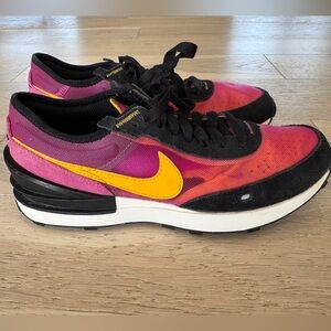 Girl’s Retro Nike Vibrant Pink and Black Shoes - 7Y
